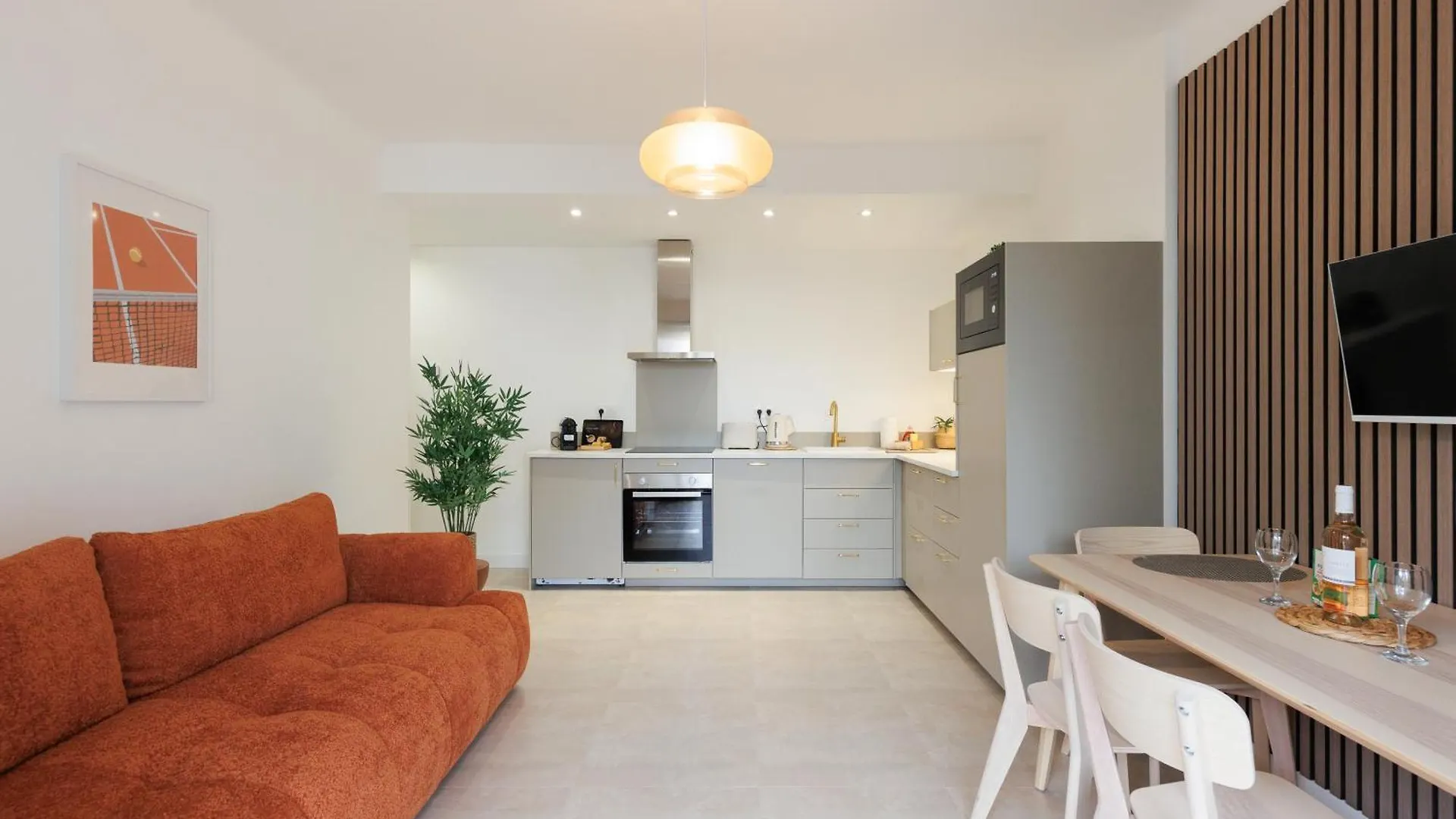 Daire Appartement 4 Personnes Situe A 2 Pas De La Croisette Et Des Plages Cannes