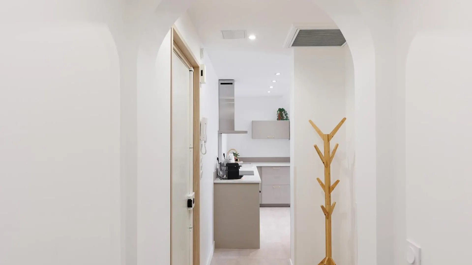 Appartement 4 Personnes Situe A 2 Pas De La Croisette Et Des Plages Cannes 0*,  Fransa