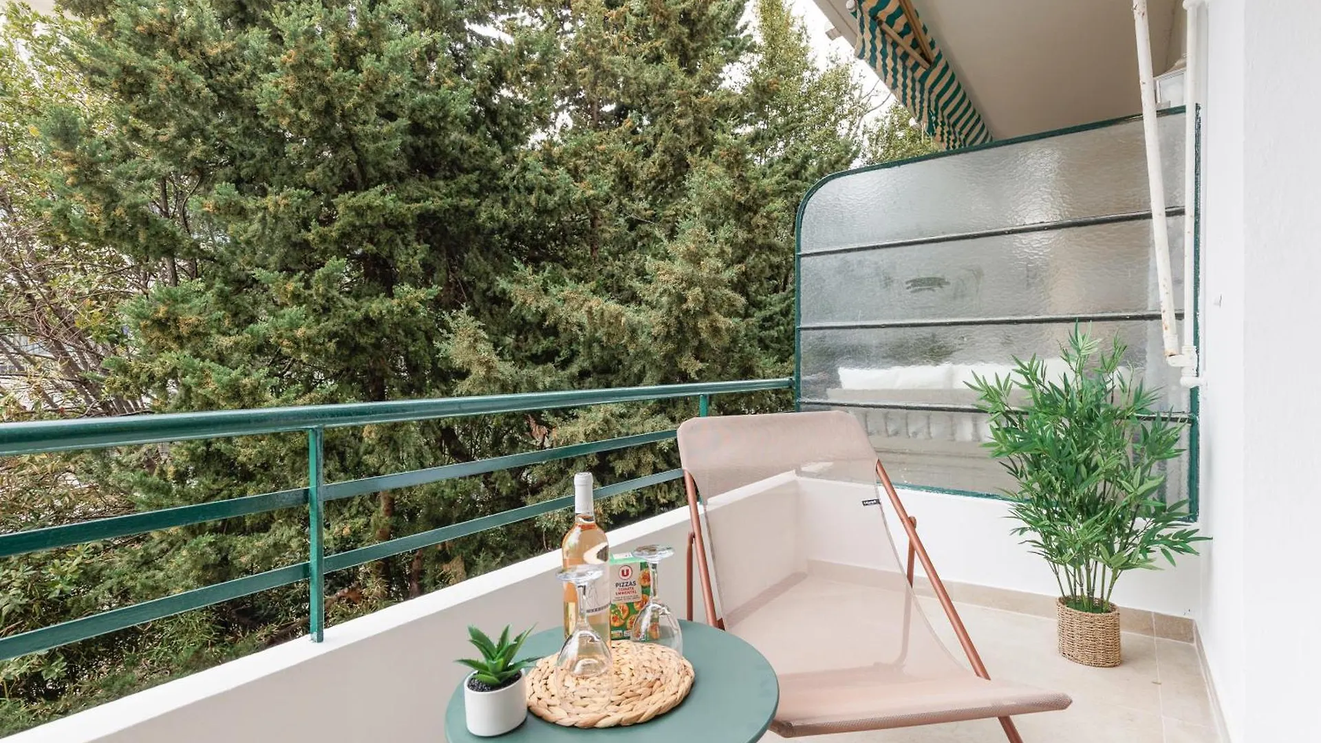 Appartement 4 Personnes Situe A 2 Pas De La Croisette Et Des Plages Cannes
