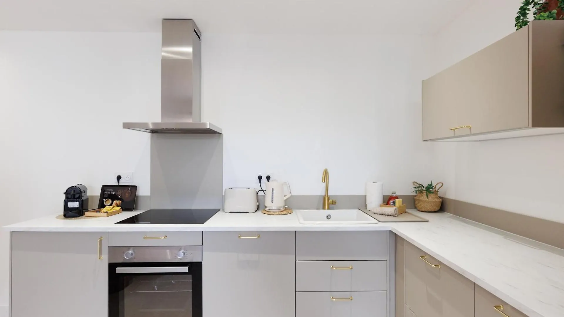 Appartement 4 Personnes Situe A 2 Pas De La Croisette Et Des Plages Cannes Appartamento