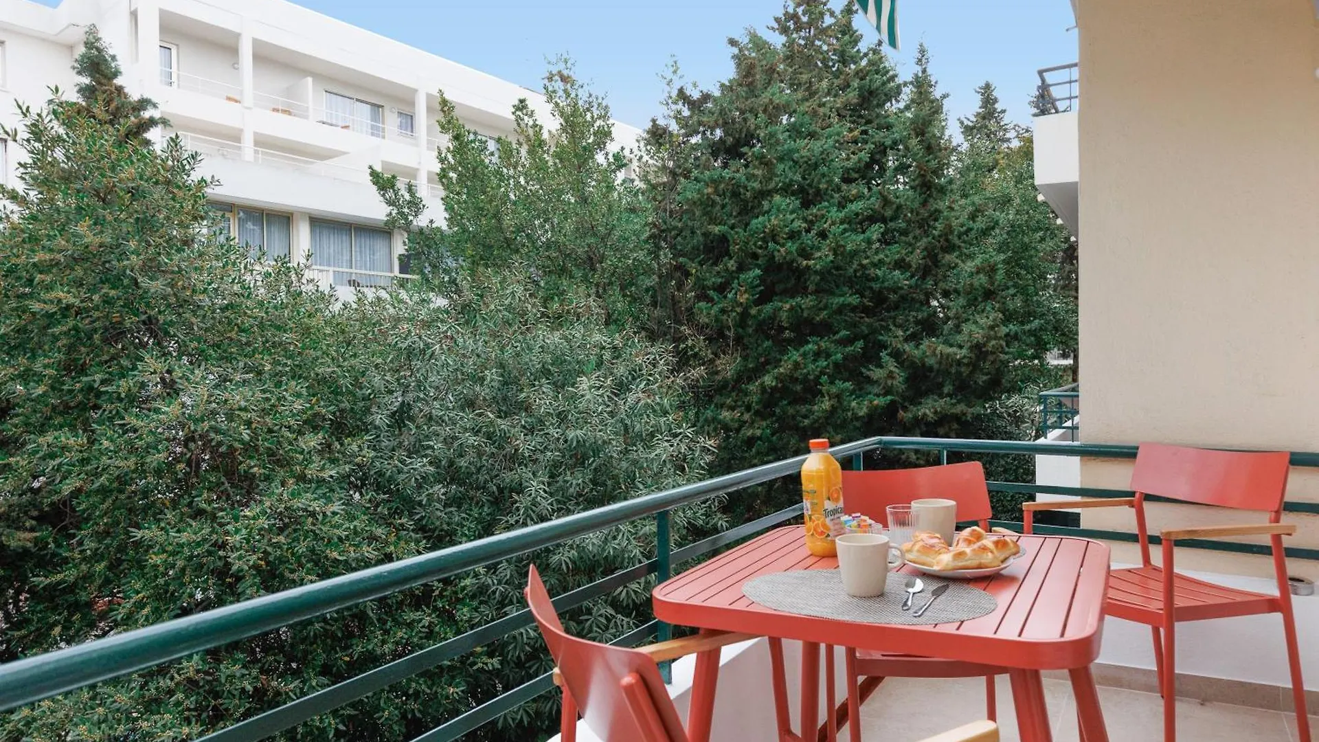 Appartement 4 Personnes Situe A 2 Pas De La Croisette Et Des Plages Cannes